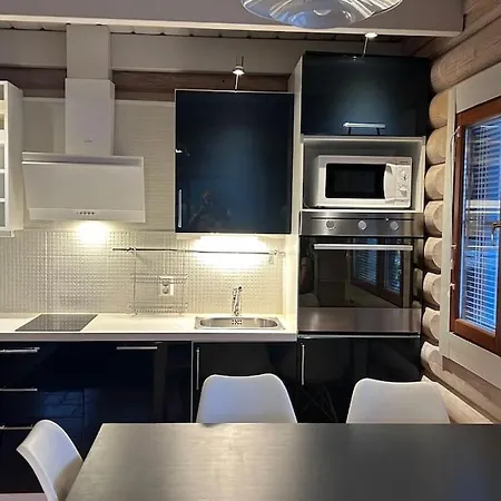 Laakson Helmi 2 ,separate Sauna, Fireplace, * Himos
