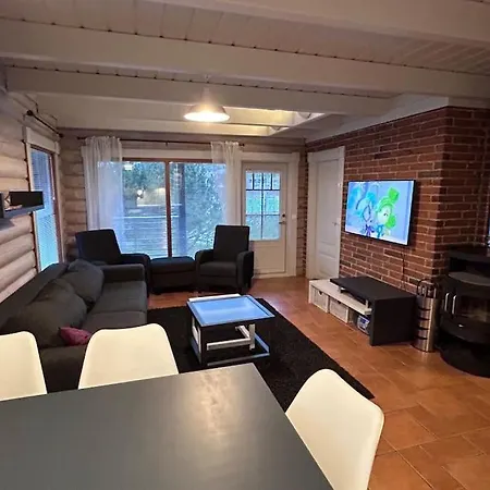 Laakson Helmi 2 ,separate Sauna, Fireplace, Villa